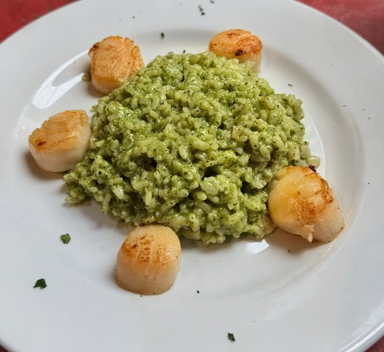 Pesto Risotto with Grilled Scallops.