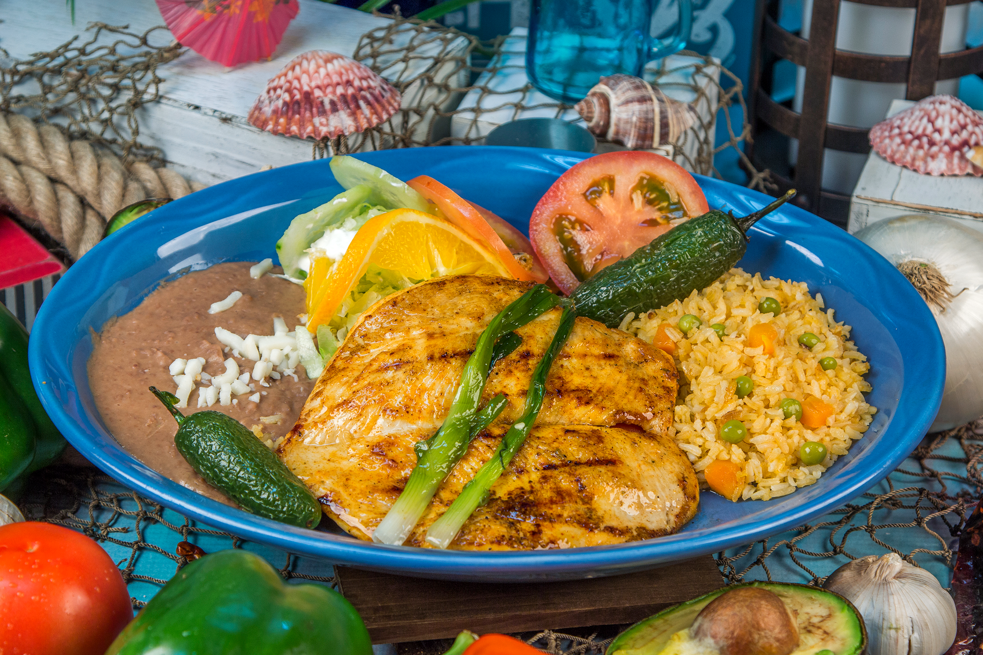 13. Pechugas de Pollo a la Parrilla / 13. Grilled Chicken Breasts.