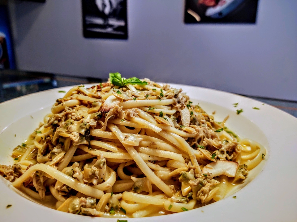 Linguine  White Clam Sauce.