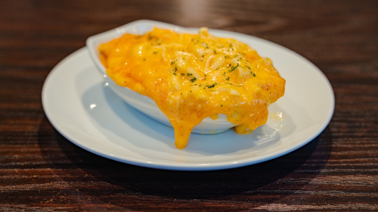 LARGE MACARONI & CHEESE.