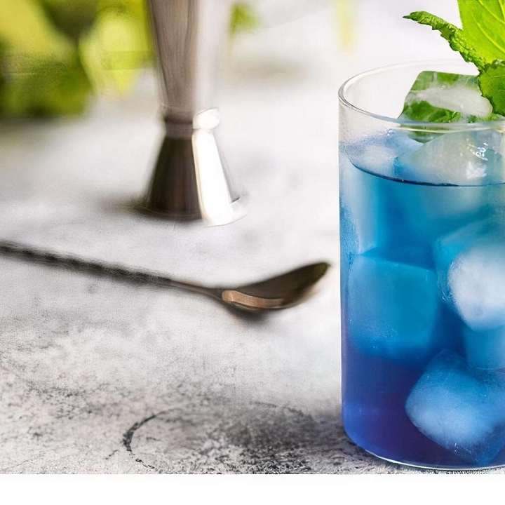 Blue Lagoon Mojito.