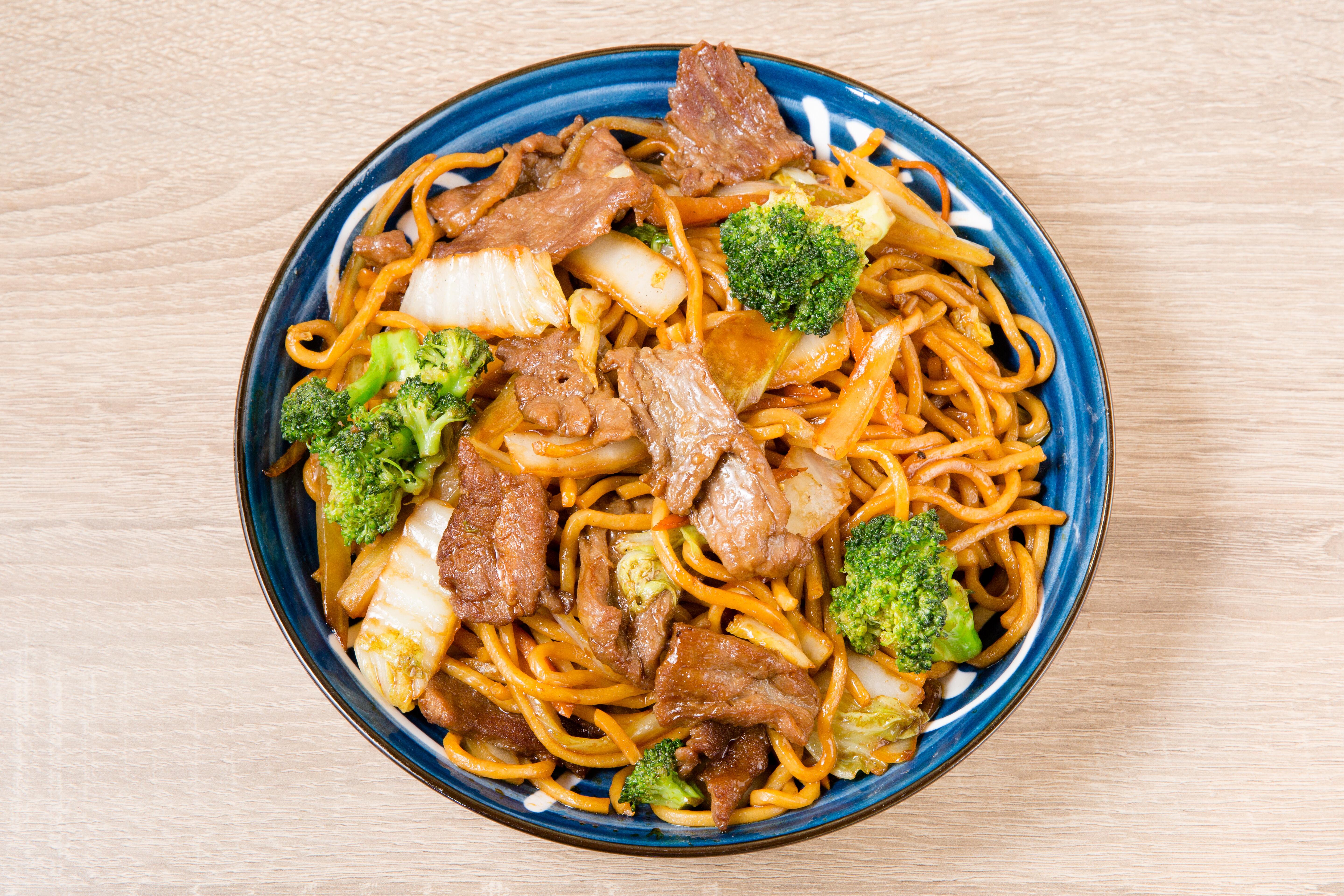 Beef Pan Fried Lo Mein Noodle 牛肉炒面.