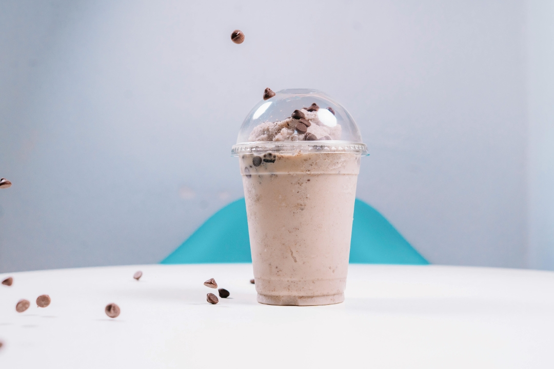 Chocolate Oreo Milkshake 20oz.