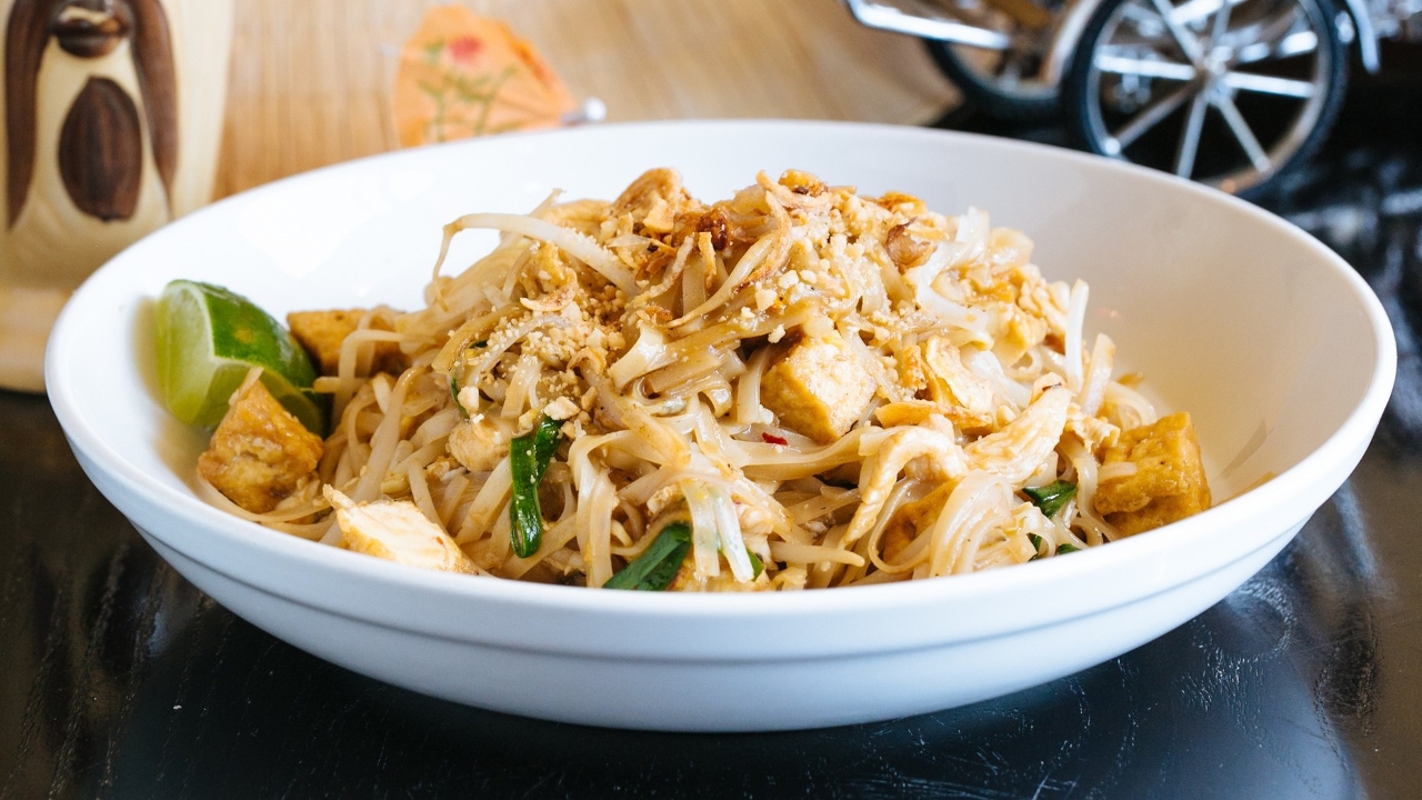 Chicken Pad Thai.