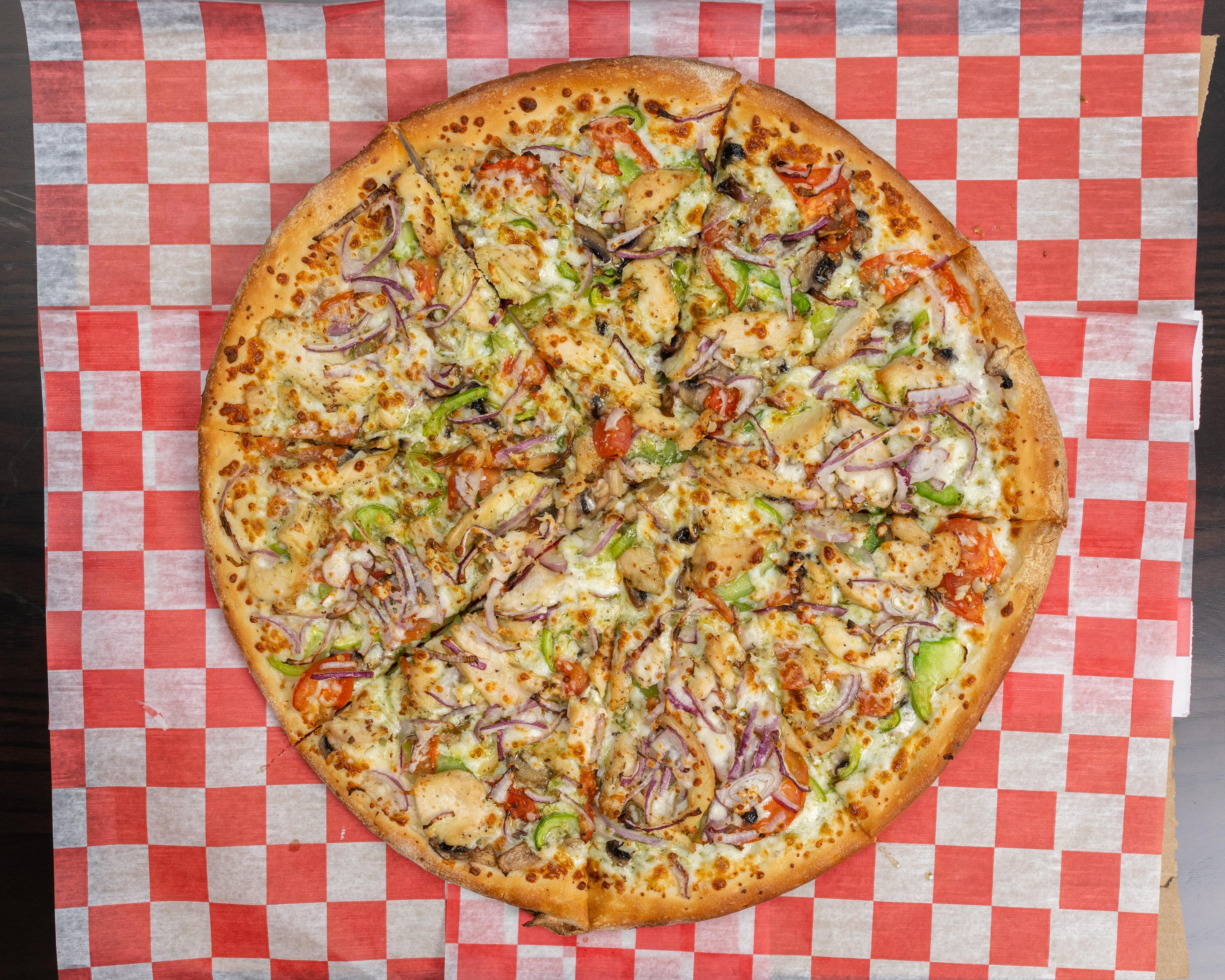 Small 12" Pesto Chicken Combo Pizza.