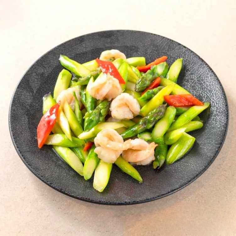 SF1. 蘆筍炒雙鮮/Sauteed Scallops & Shrimp with Asparagus.
