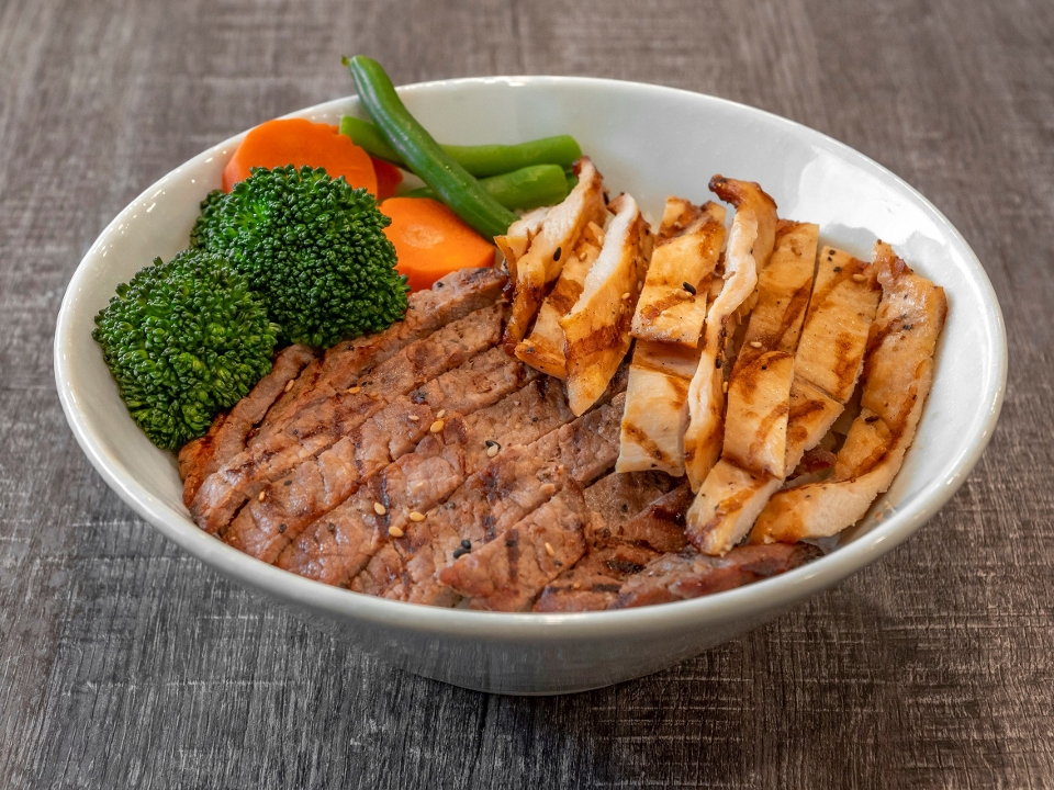 Mixed Chicken / Beef Bowl.
