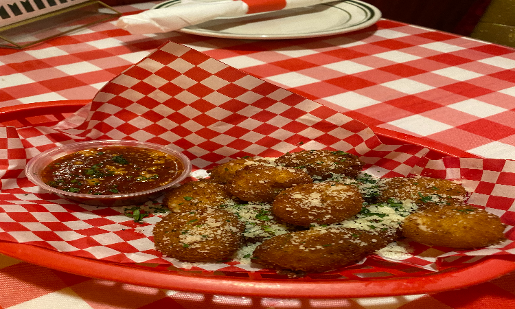 Fried Mozzarella Sticks - 6 piece.
