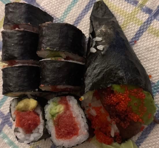 Eel, Avocado & Tobiko Hr.