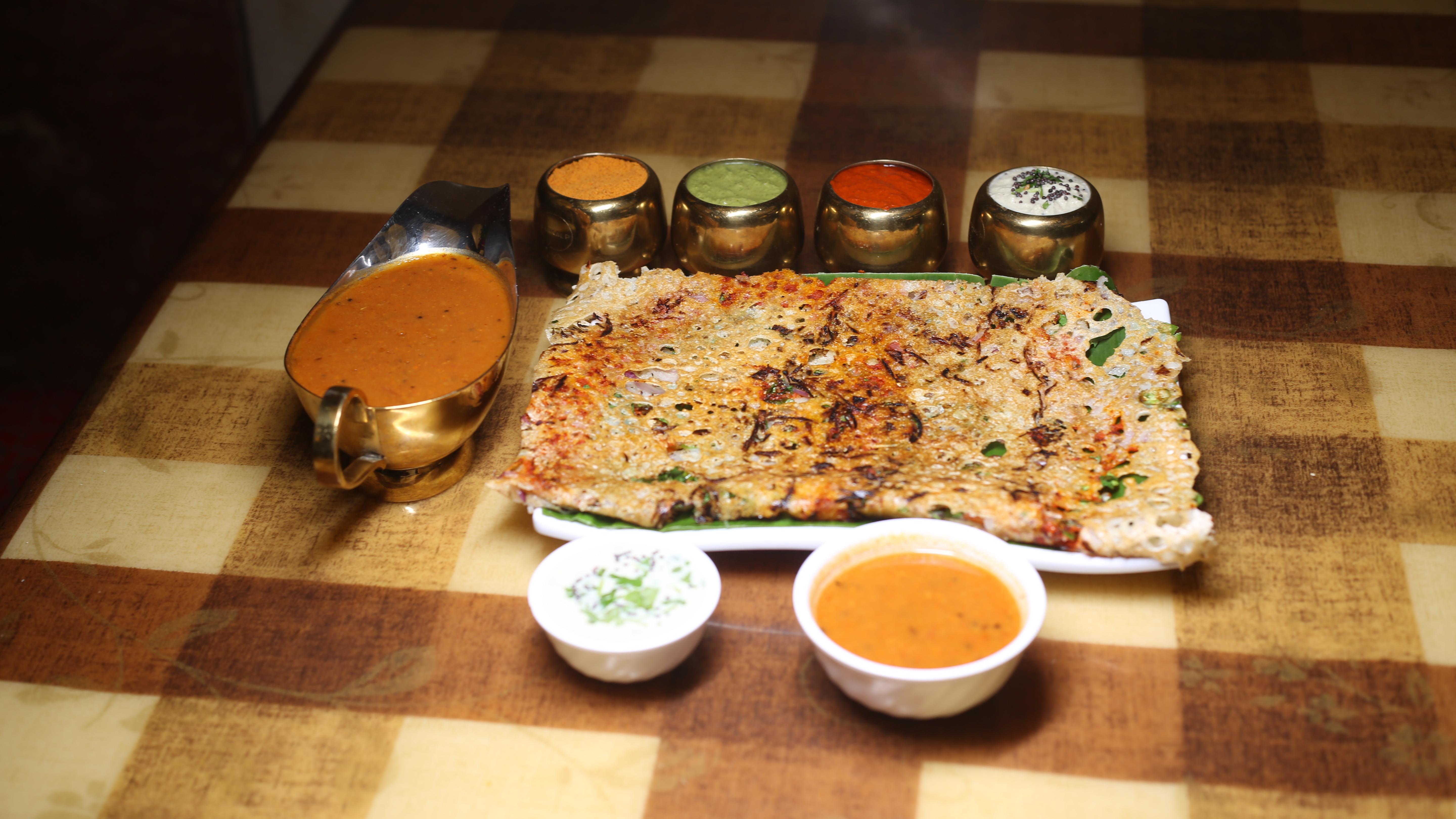 Onion Chilli Garlic Rava Masala Dosa.