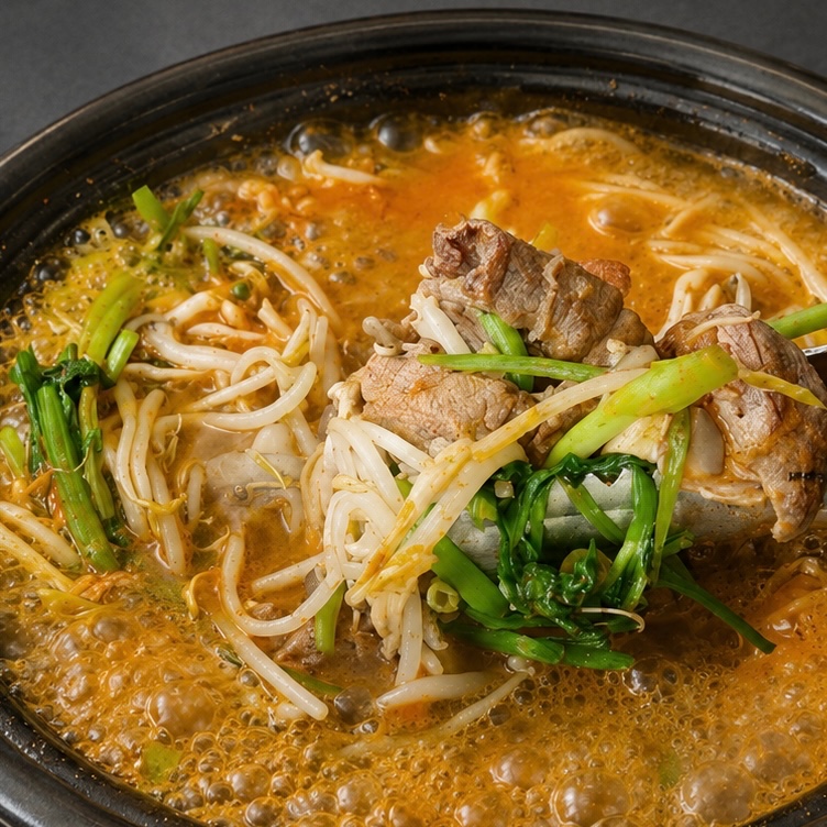 DCHON KALGUKSU 등촌칼국수.