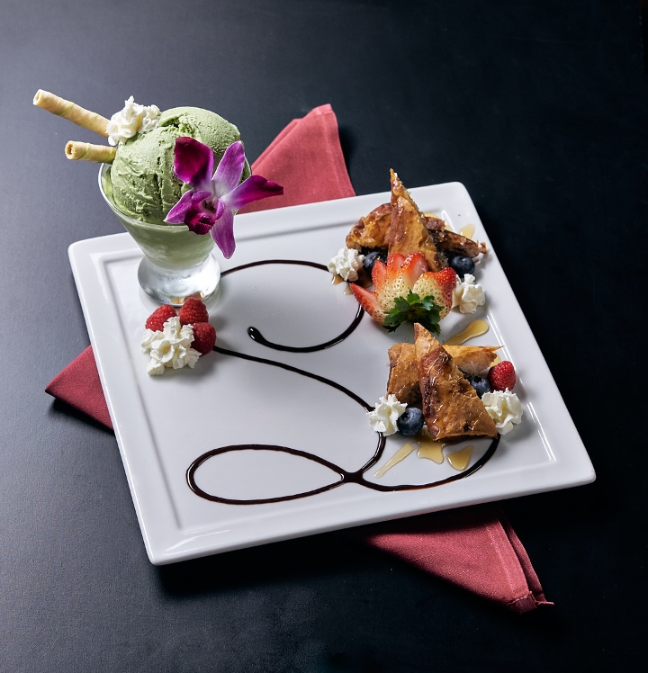 FBI (Fried Banana & Ice Cream).