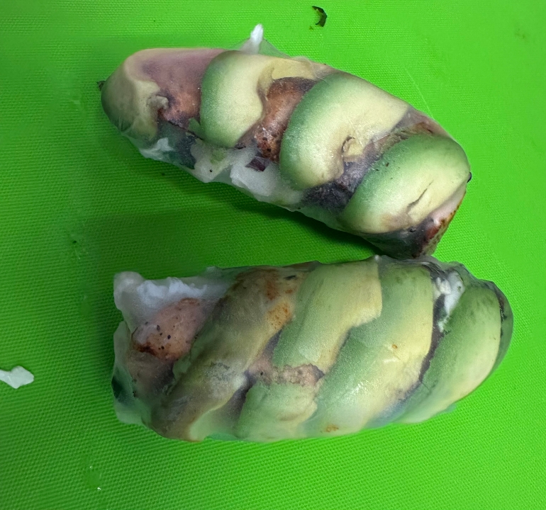Salmon Avocado Summer Rolll (2pc per order).