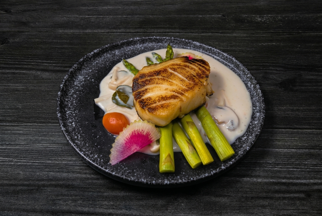 Chilean sea bass in aromatic coconut milk.