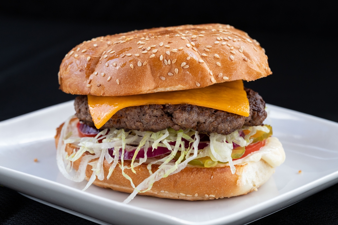 1/3lbs ANGUS CHEESEBURGER.