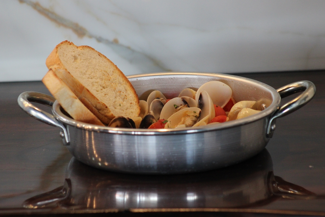 Vongole Con Pomodorino.