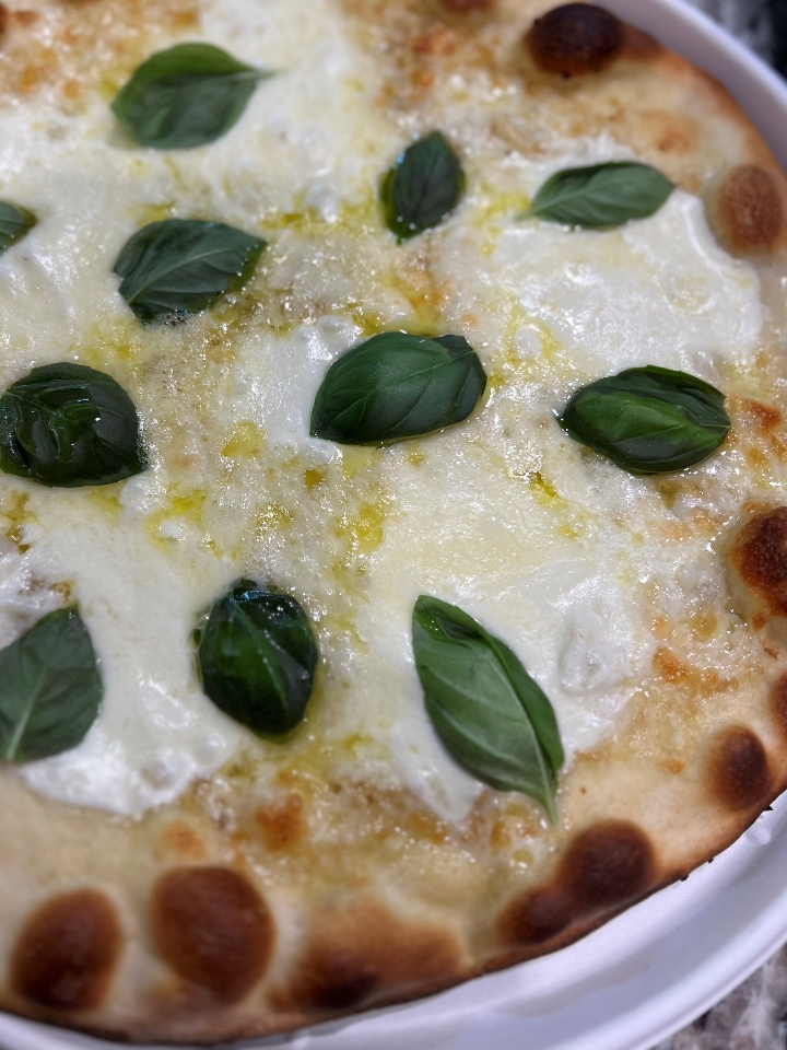 Pizza Bianca 14".