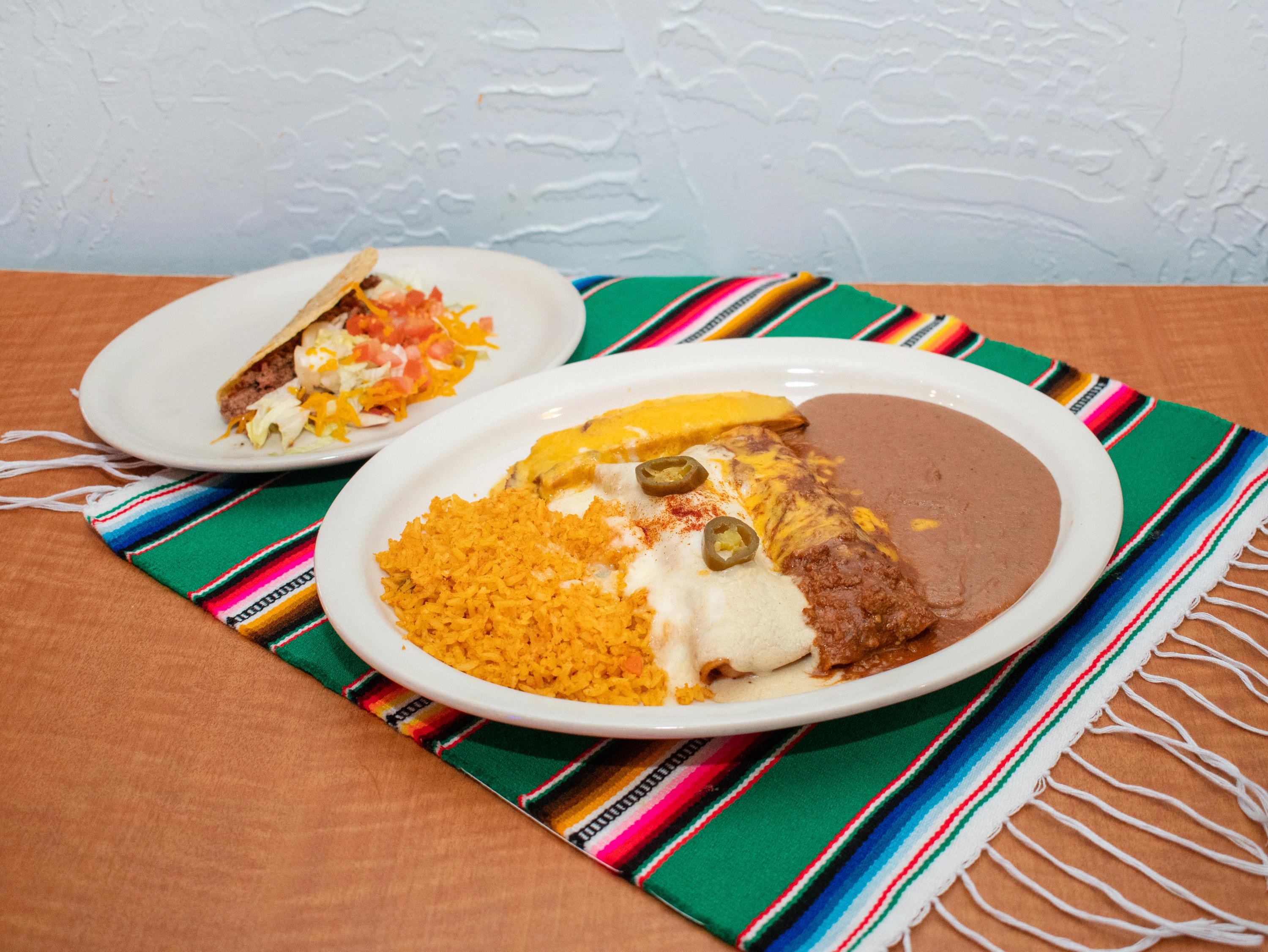 Cancun Dinner Plate.