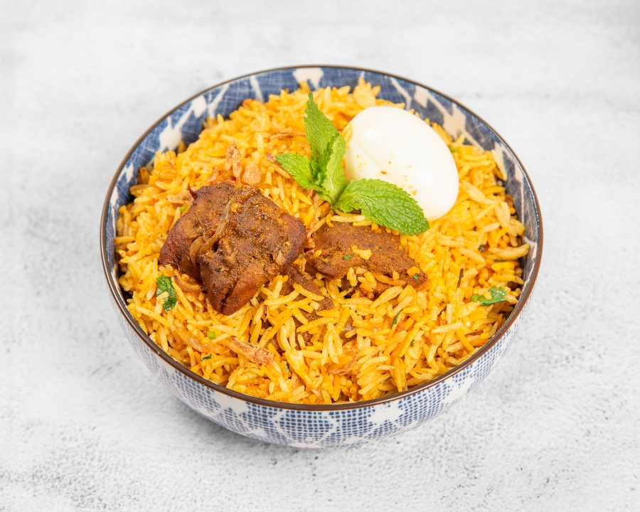 Family Bucket Chicken Biryani (64 oz).