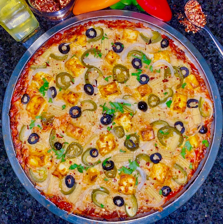 TANDOORI PANEER PIZZA 14''.