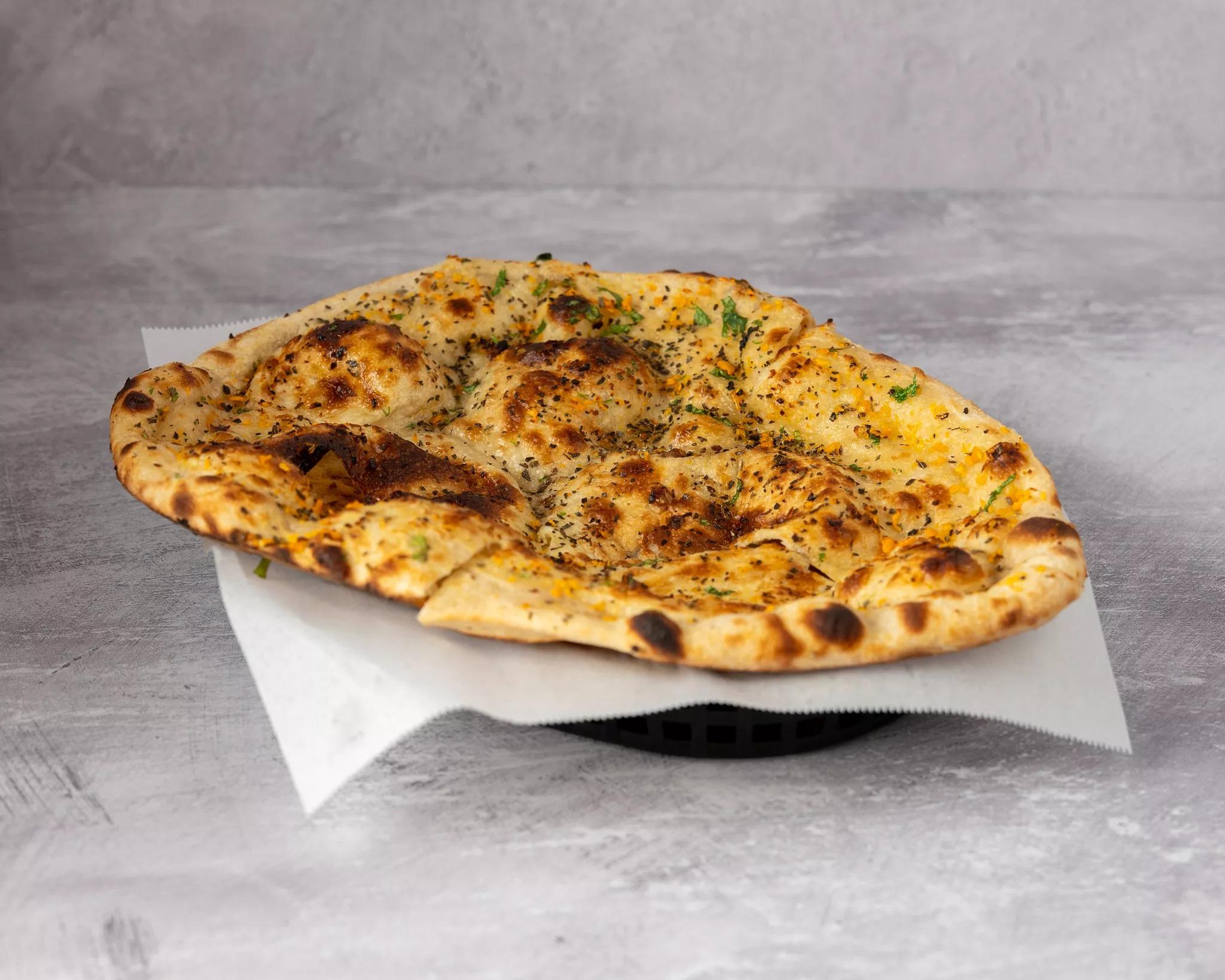 Garlic & Basil Naan (V).