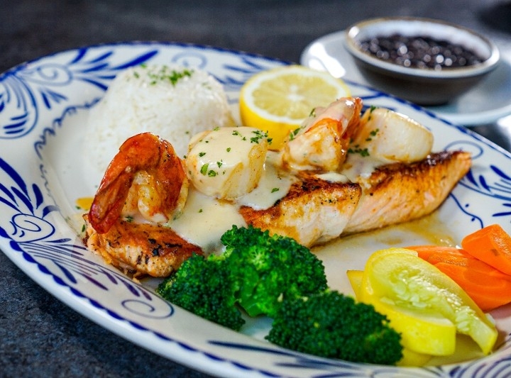 Pescado en Salsa Cancun.