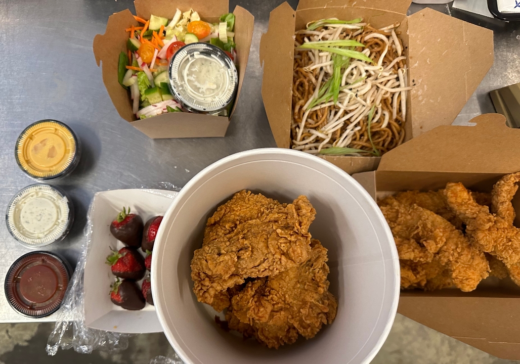 Fried Chicken Family Feast (feeds 4-5).