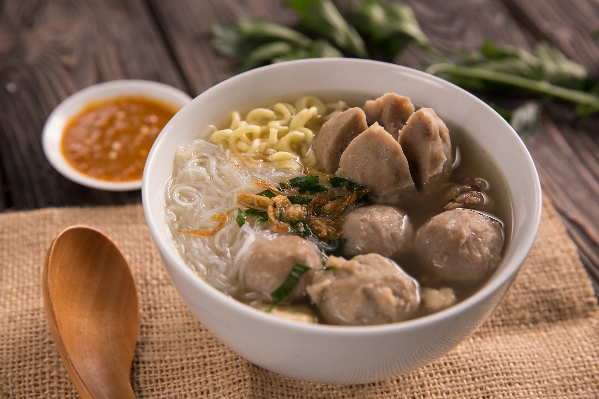Beef Balls Noodle Soup (Bakso).
