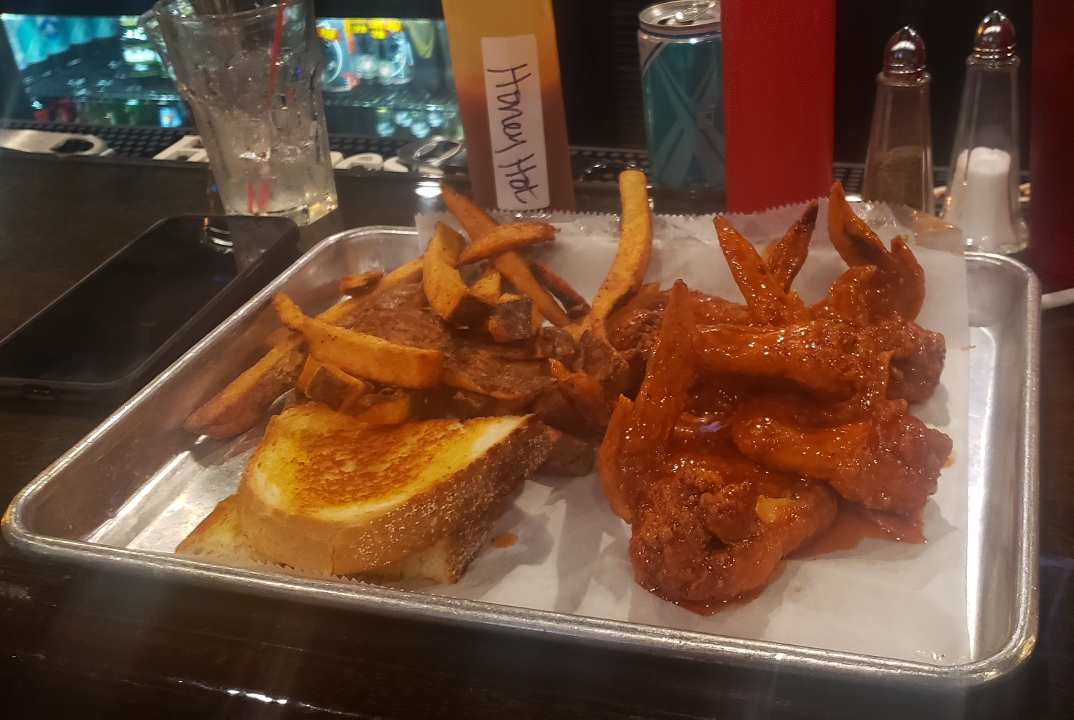 HONEY HOT WINGS DINNER.