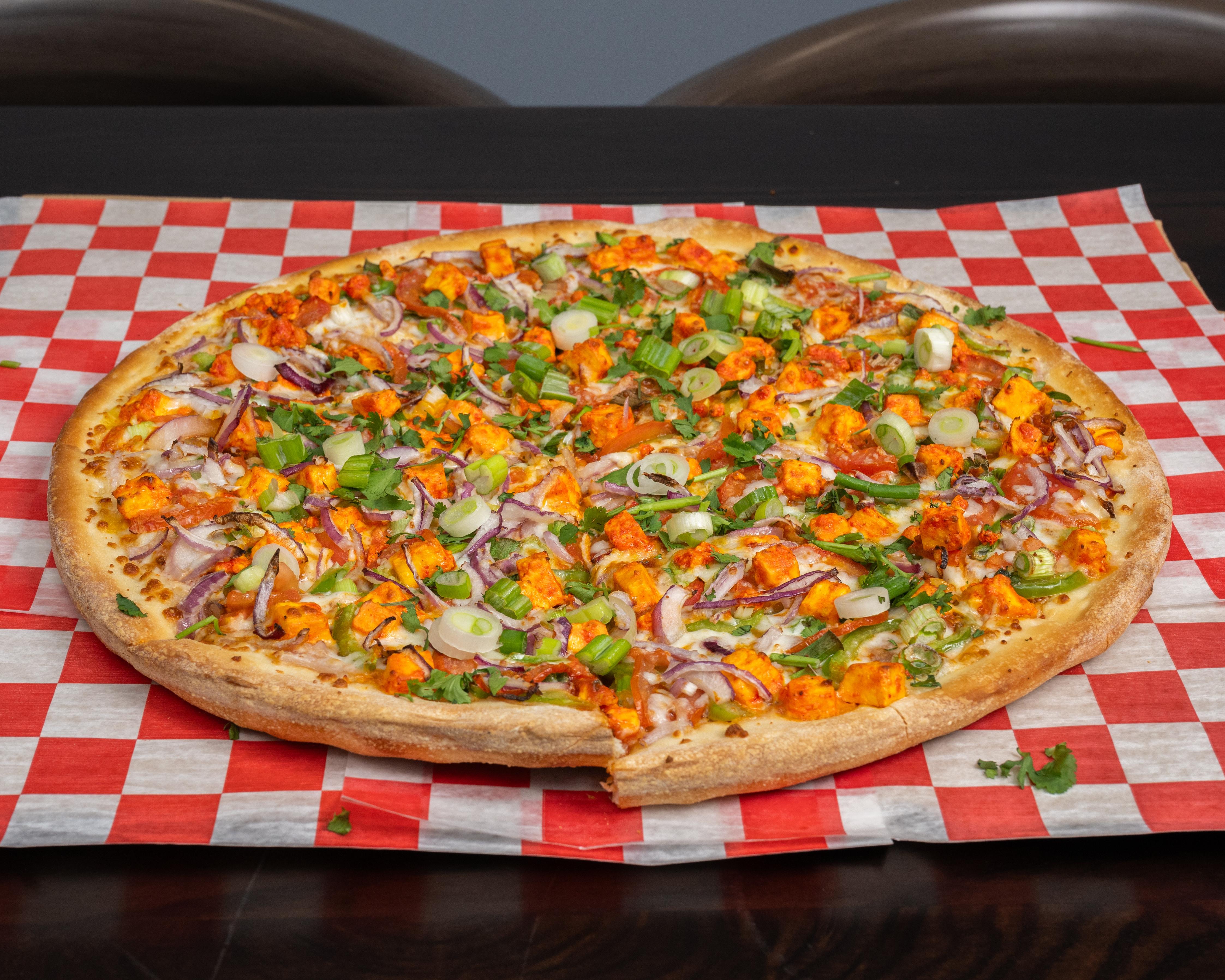 X-Large 18" Tandoori Paneer Pizza.