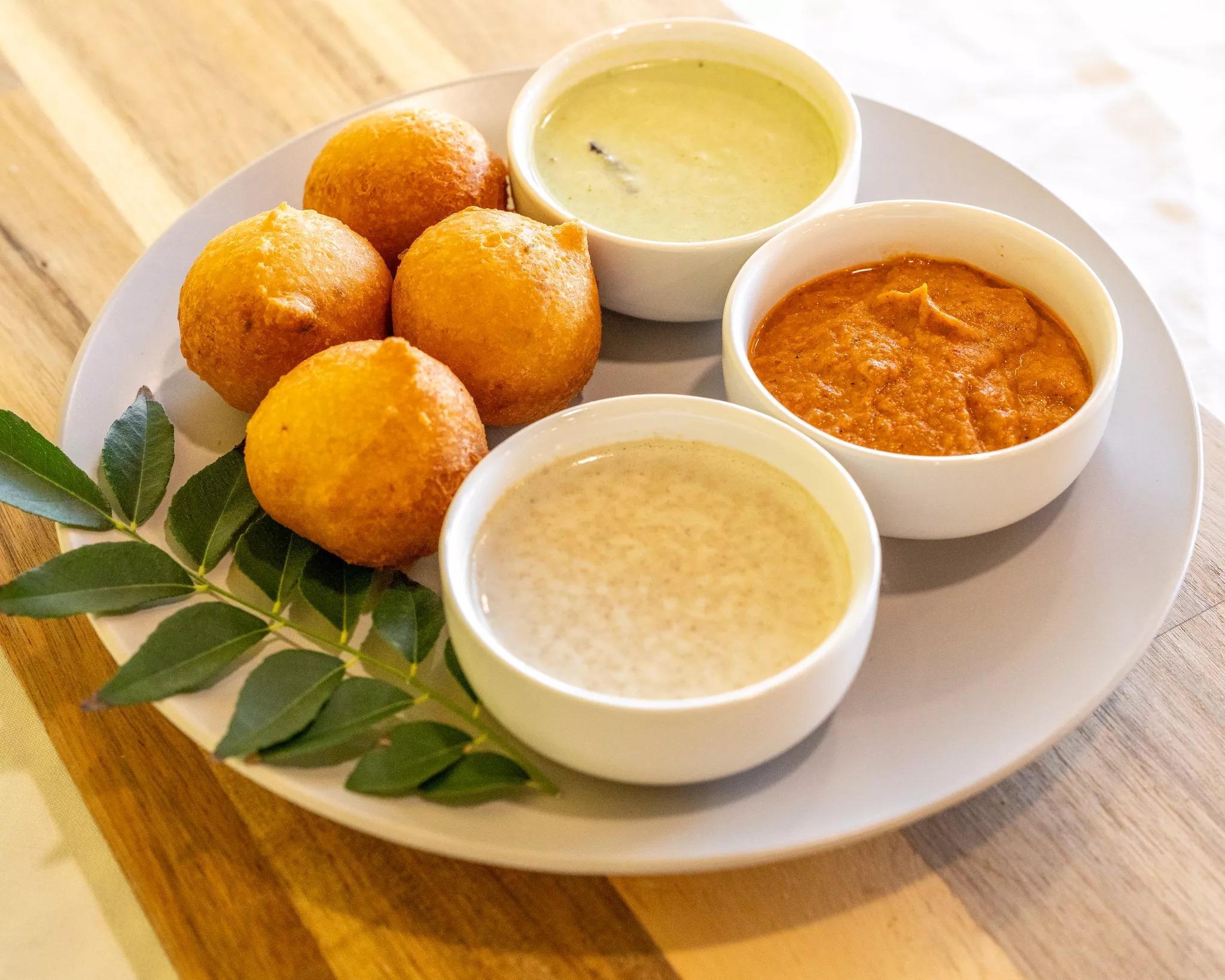 Mysore Bonda (4 Pieces).