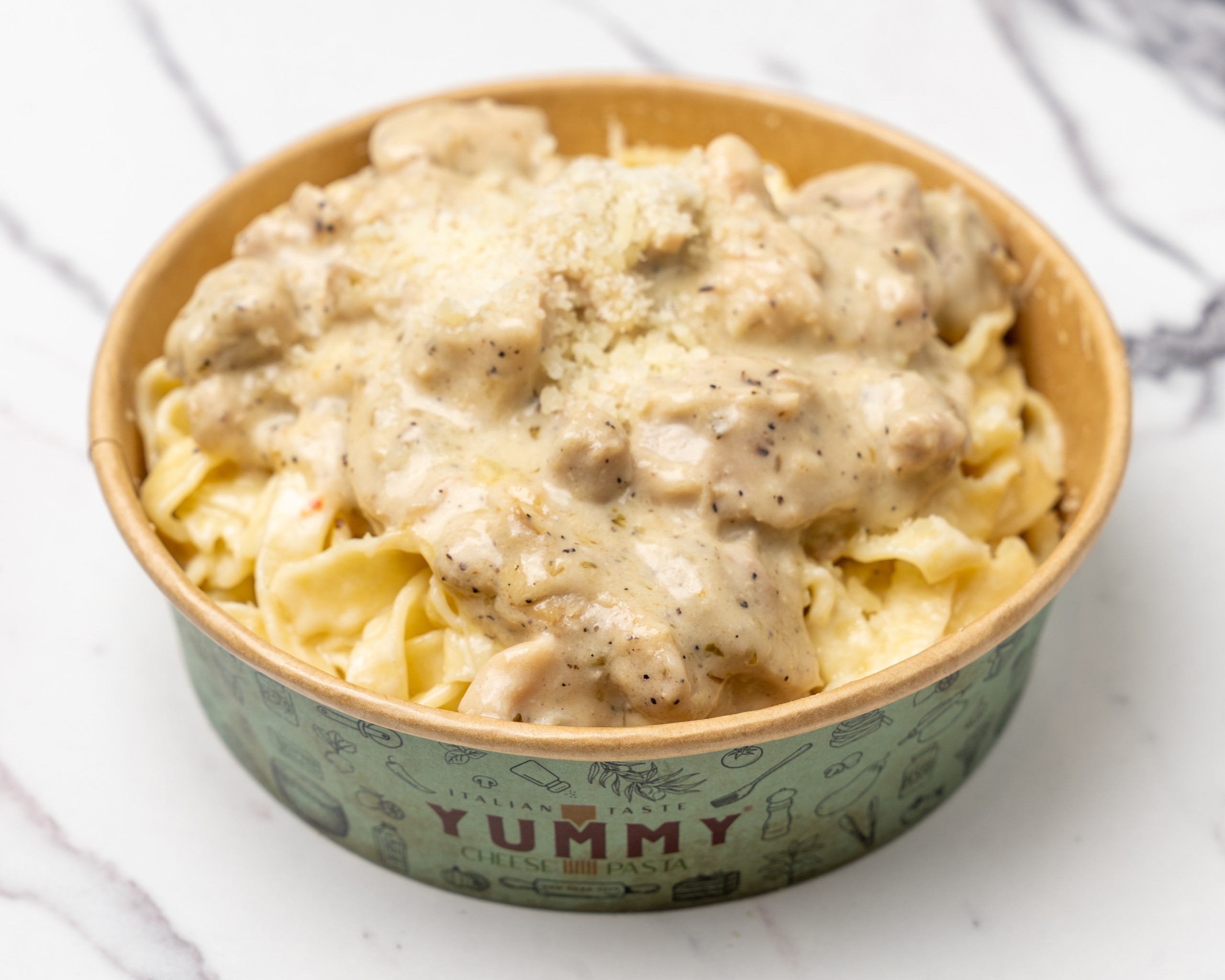 Pasta + Chicken Cremosa.