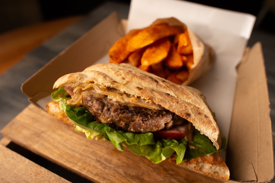 Balkan Burger.