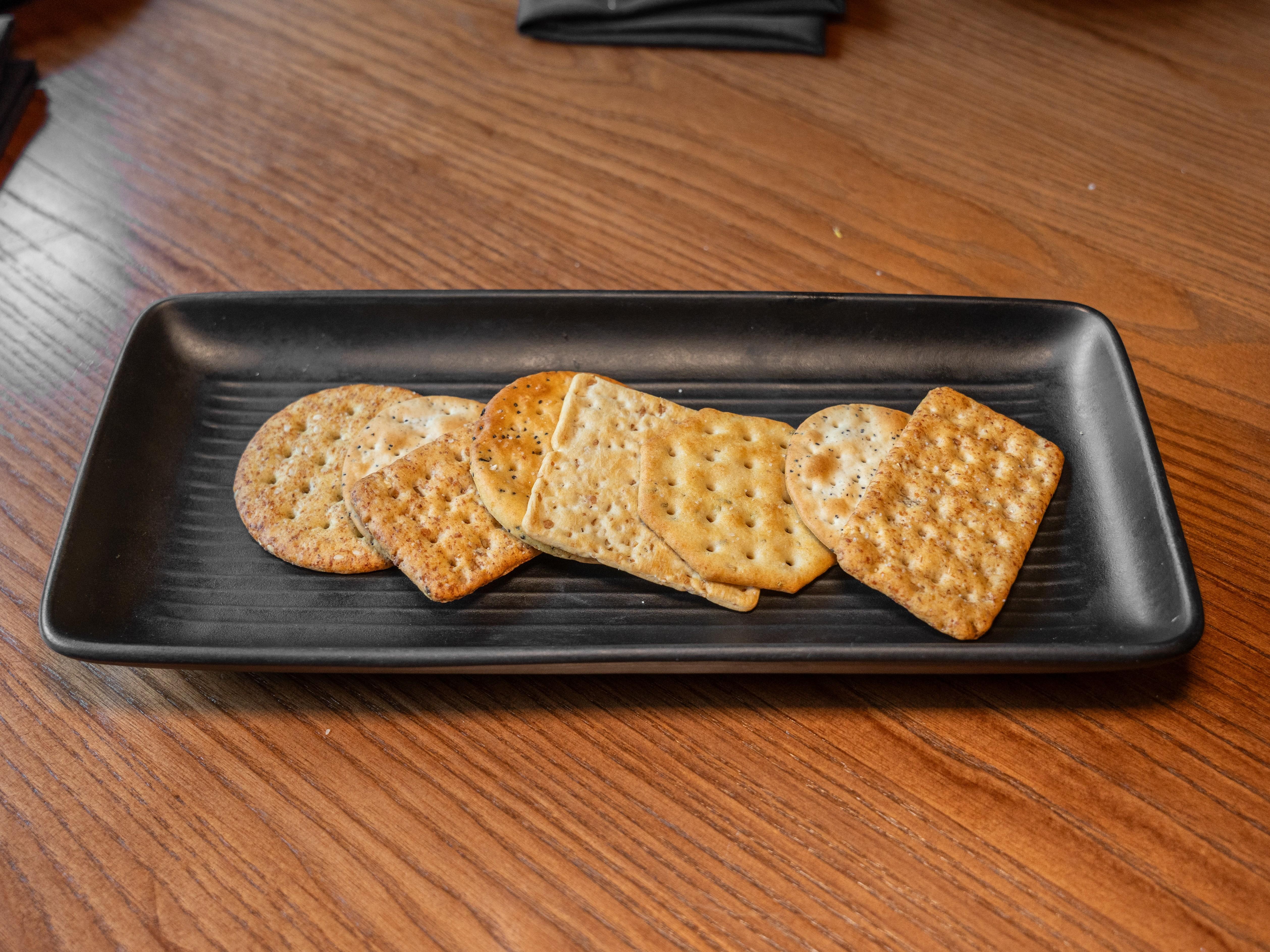 SIDE CRACKERS (8).