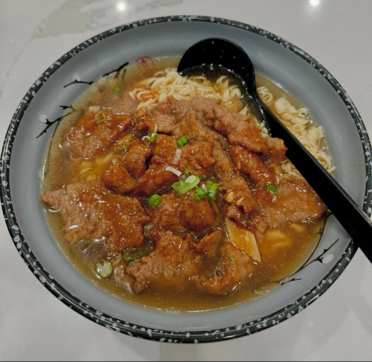 Satay Beef Ramen Noodle Soup 沙爹牛肉公面.