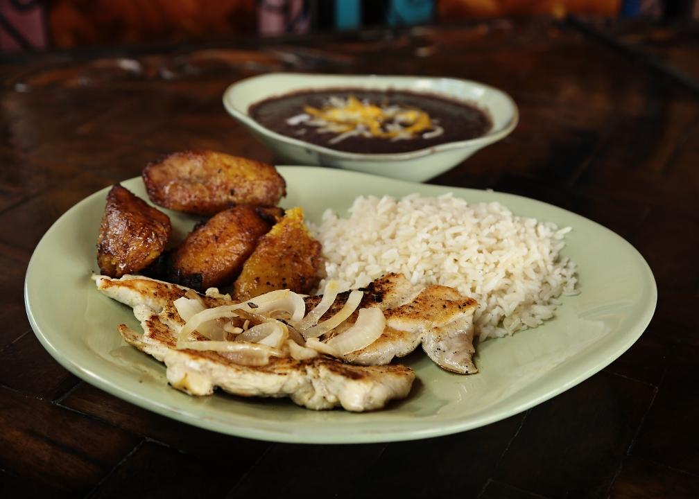 BISTEC DE POLLO.