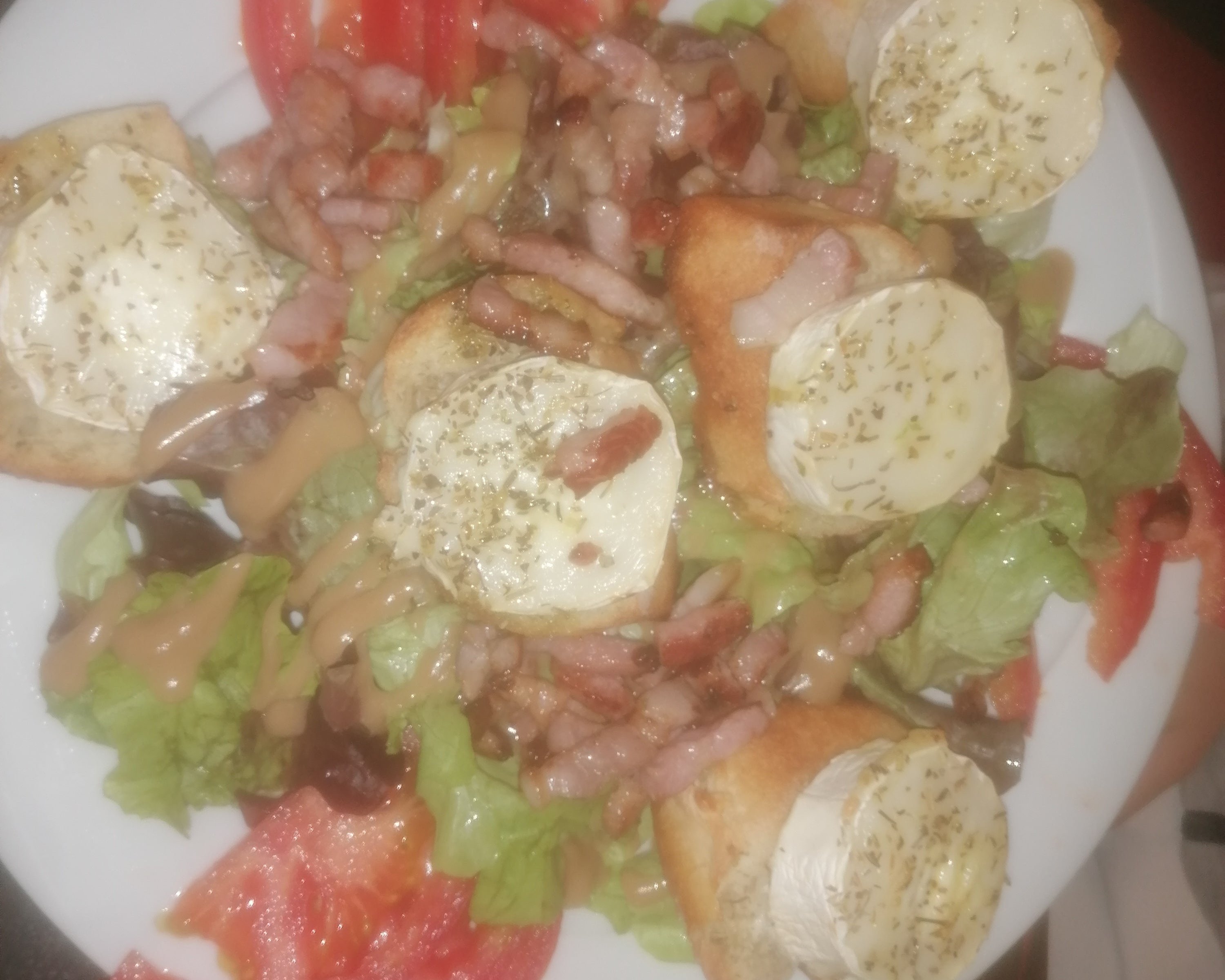Salade de chèvre chaud