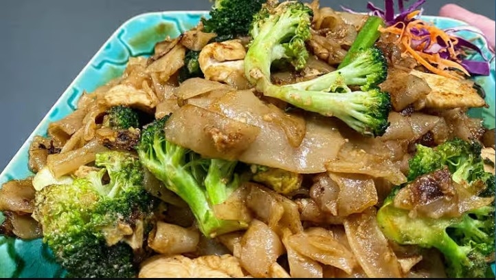 Pad See Ewe.