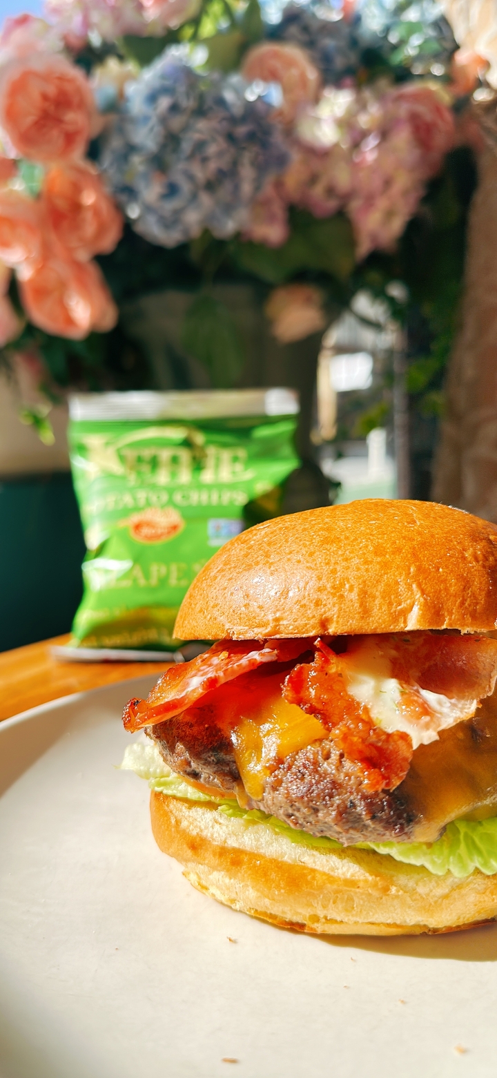 Bacon Cheeseburger.