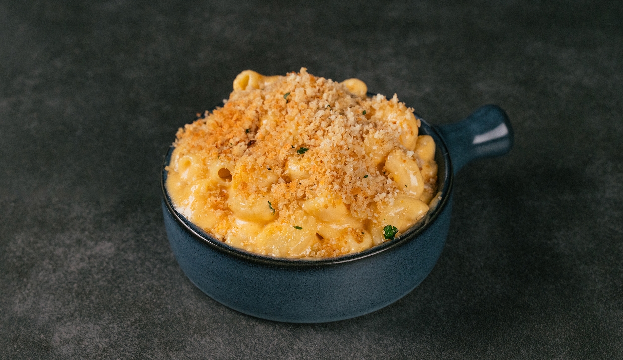 MAC & CHEESE.