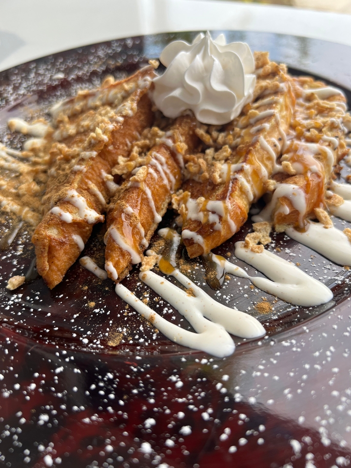 CINNAMON ROLL FRENCH TOAST.