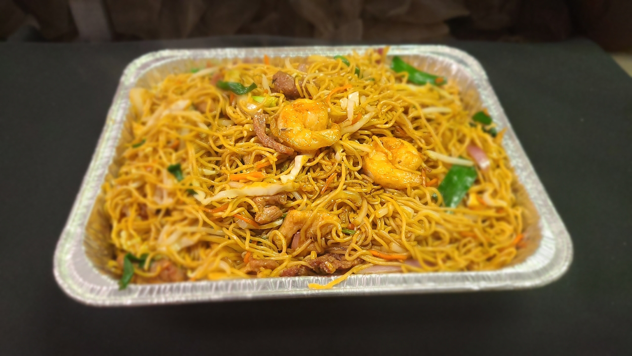 Combo Lo Mein Tray.
