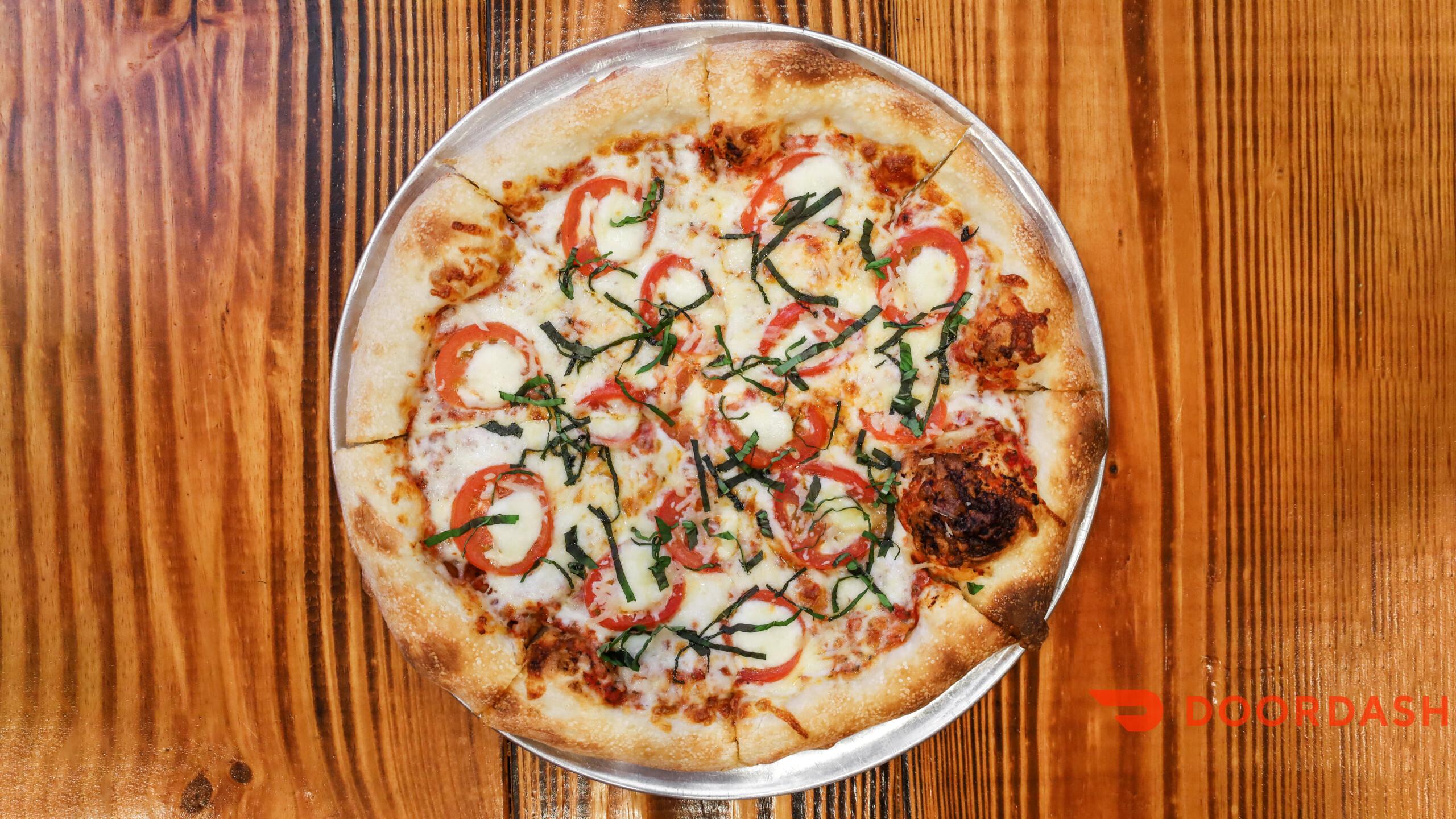 14" Pie Margherita.