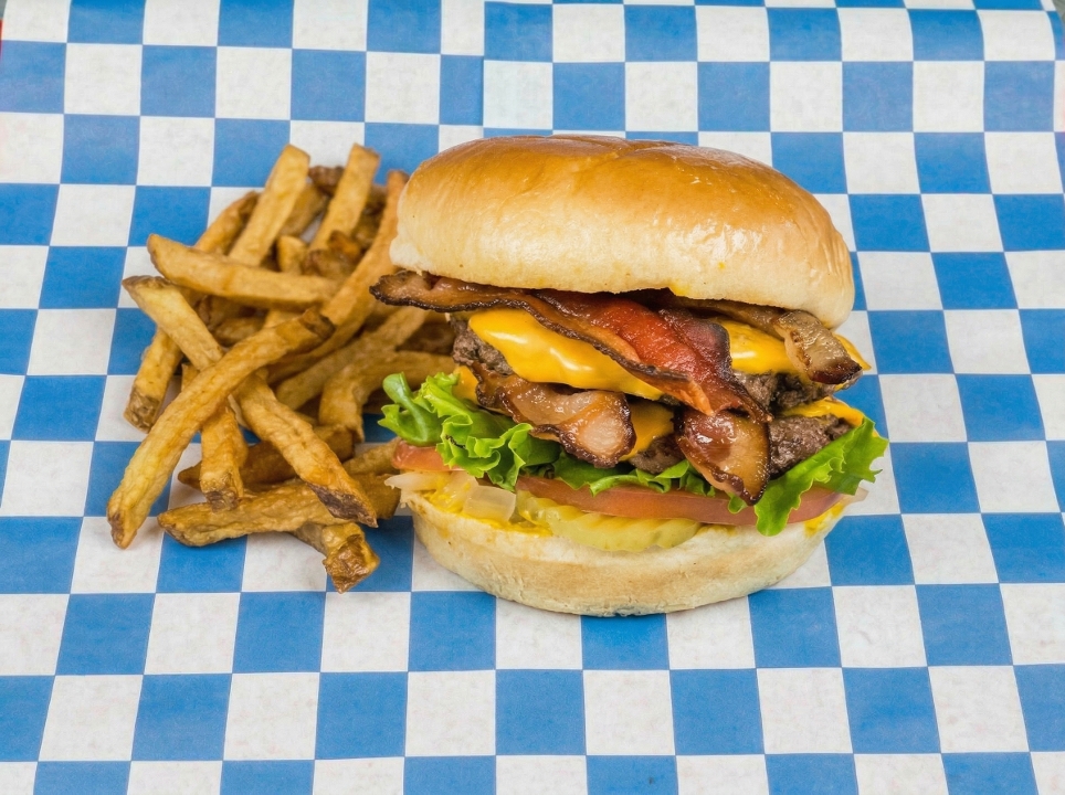 BACON CHEESEBURGER.