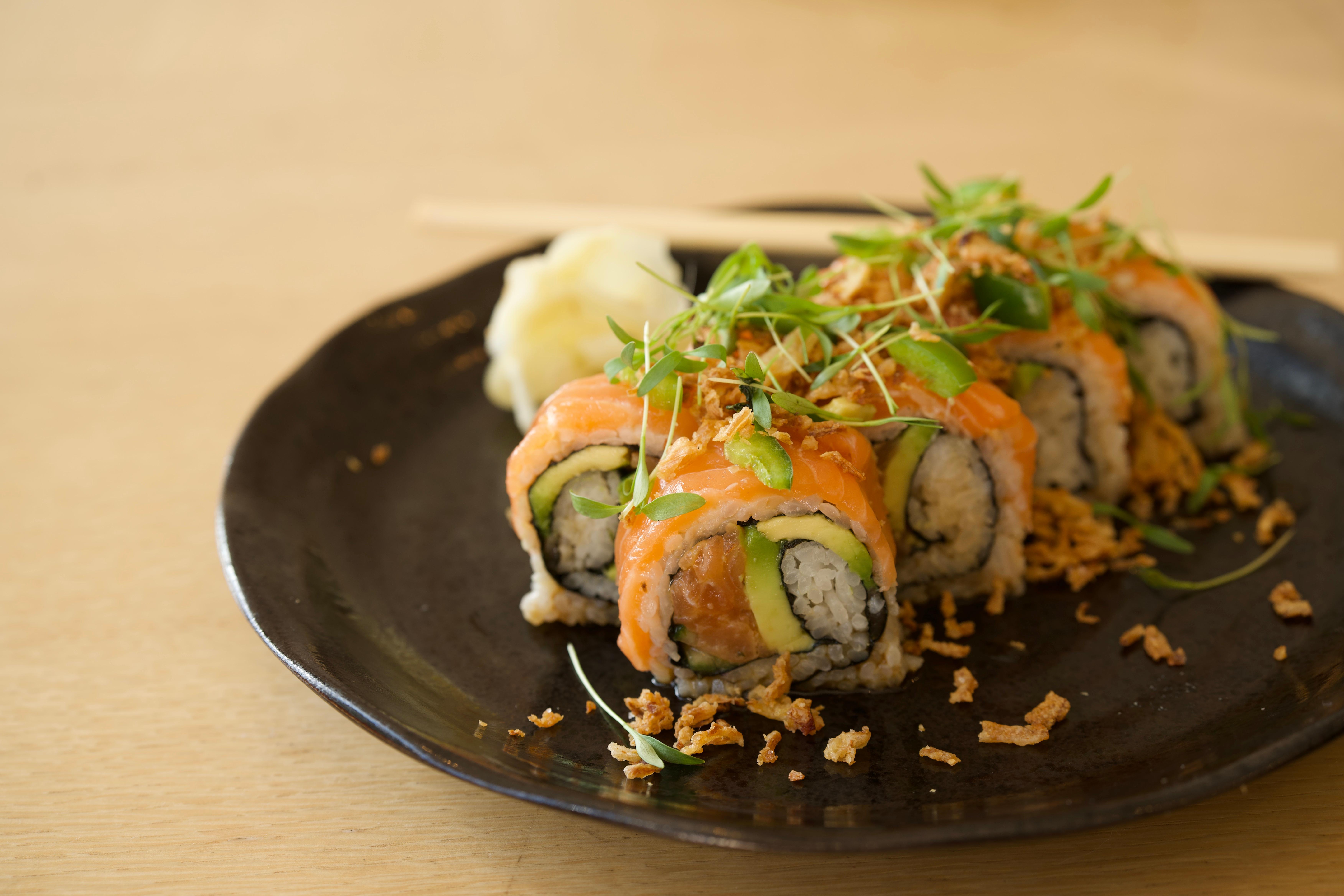 La Jefa  Salmon Roll.