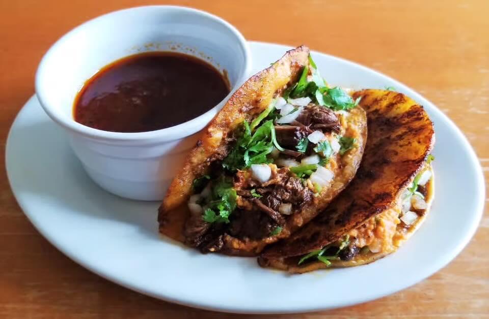 L-BIRRIA TACOS.