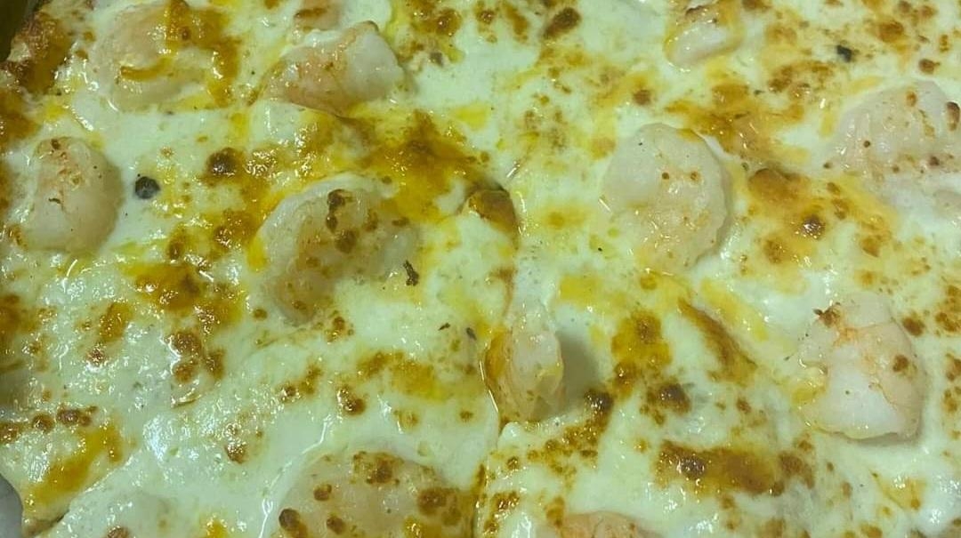 16" SICILIAN SHRIMP ALFREDO PIZZA.