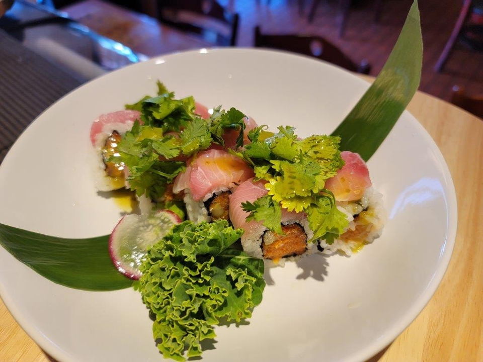 FR13-RISING YELLOWTAIL ROLL.