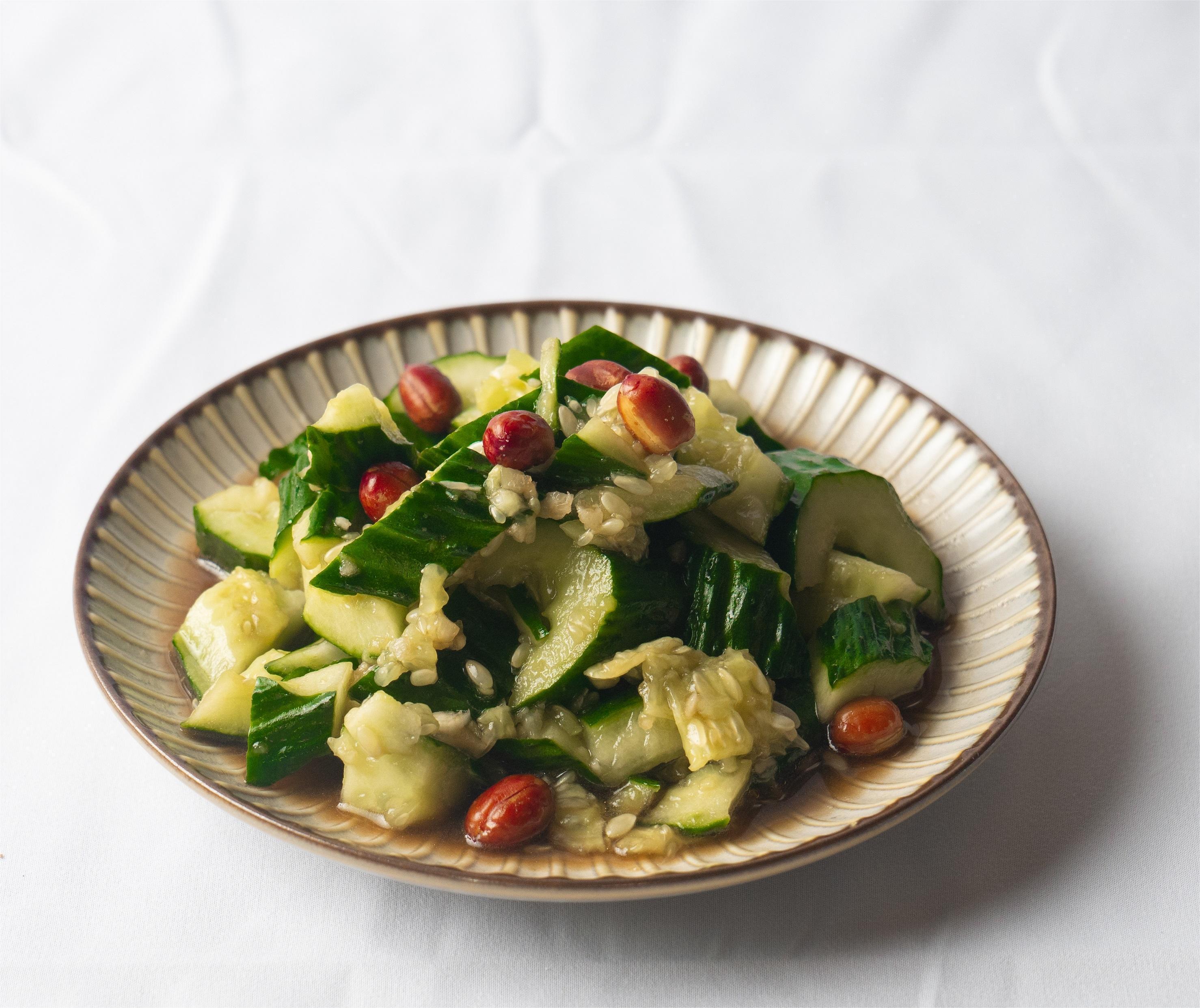 Cold Cucumber Salad / 凉拌黄瓜.