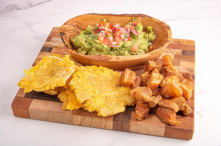 Guacamole con Chicharron.